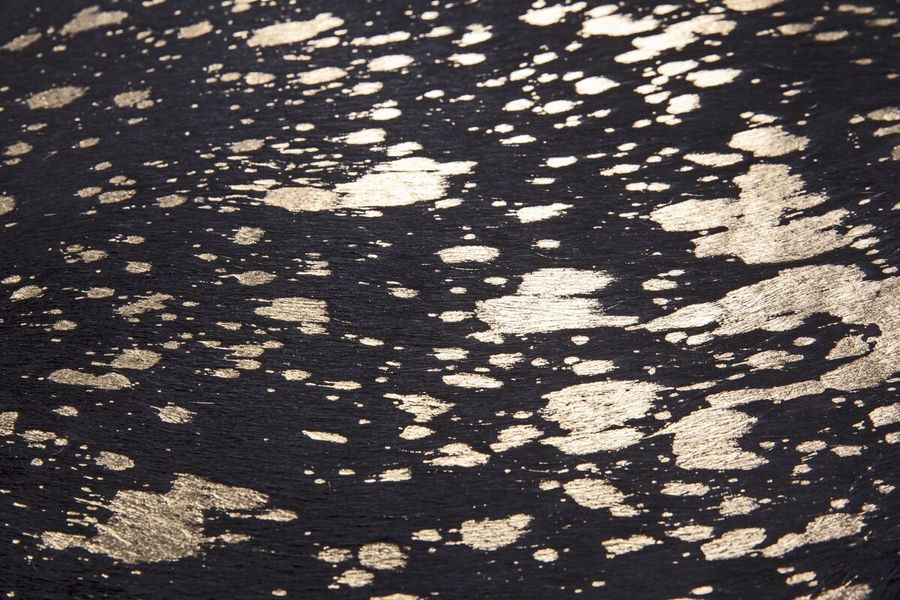 Барвистий килим із натуральної шкіри з металізованими акцентами Glam 110 Чорний/Золото