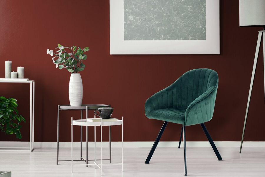 Бархатный стул-кресло со спинкой Jodie 125 на металлических ножках Темно-зеленый Kayoom - в дом или квартиру. Фото, картинка, пример в интерьере