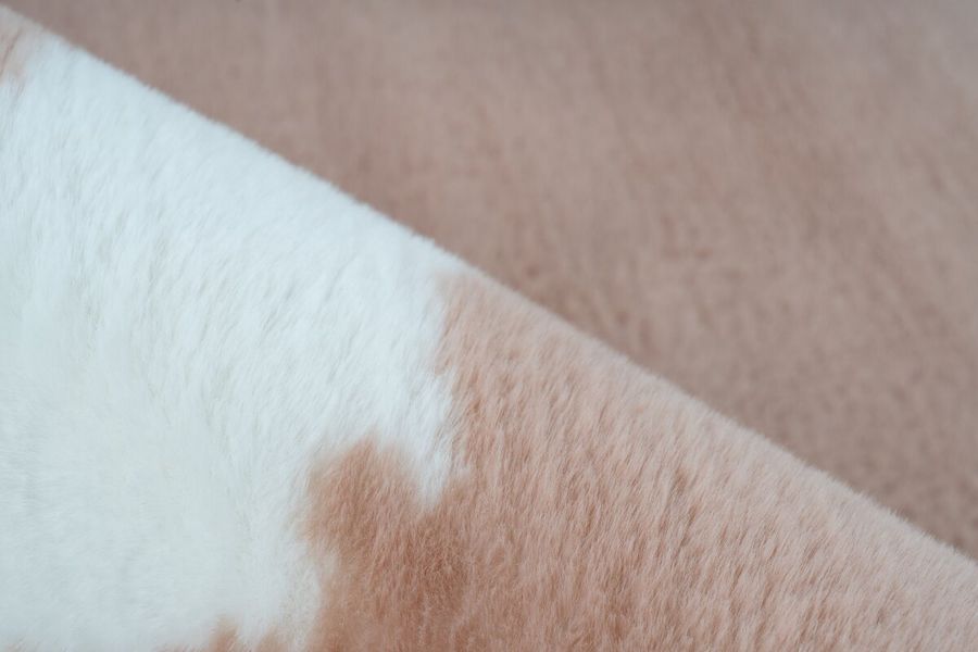 Исключительно мягкий ковёр ручной работы, имитирующий мех кролика, с анималистическим принтом Rabbit Animal 500 Белый / Бежевый