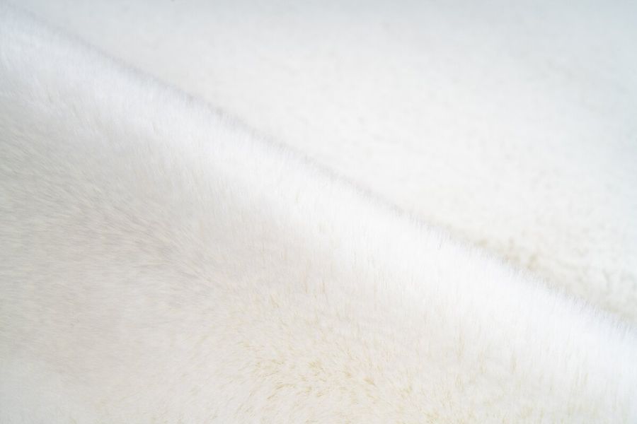 Однотонный исключительно мягкий ковёр ручной работы, имитирующий мех кролика Rabbit Double Sheepskin 300 Белый