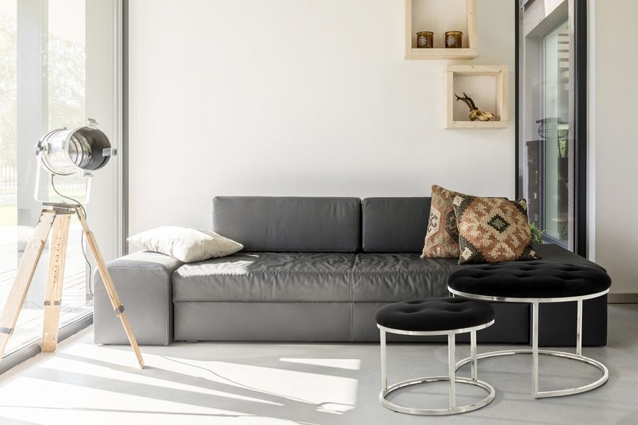 Набор из двух пуфов Becky 525, чёрный с серебром Kayoom - в дом или квартиру. Фото, картинка, пример в интерьере